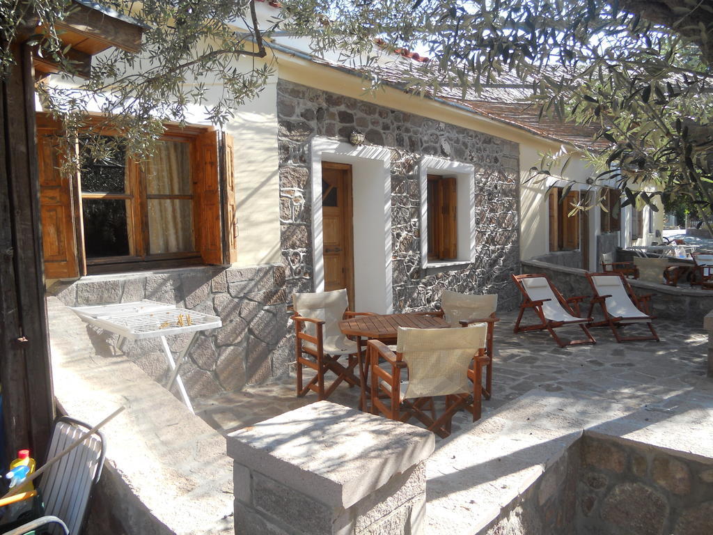 Nadia Apartments Митимна Екстериор снимка
