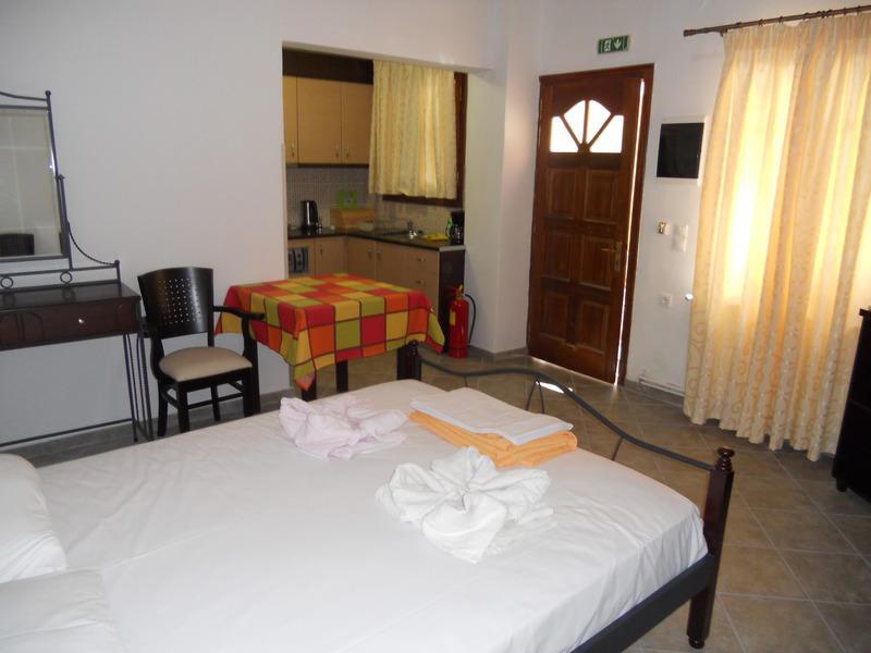 Nadia Apartments Митимна Екстериор снимка