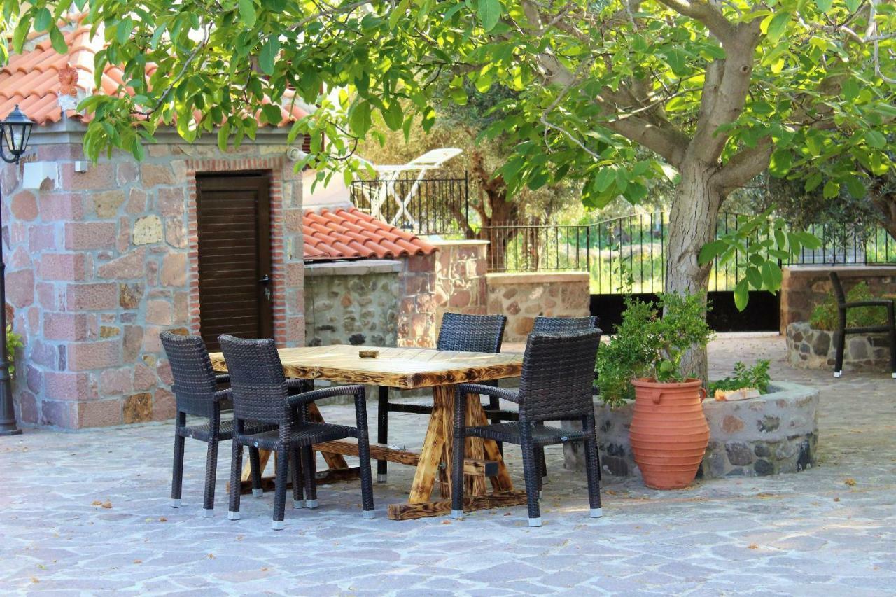 Nadia Apartments Митимна Екстериор снимка